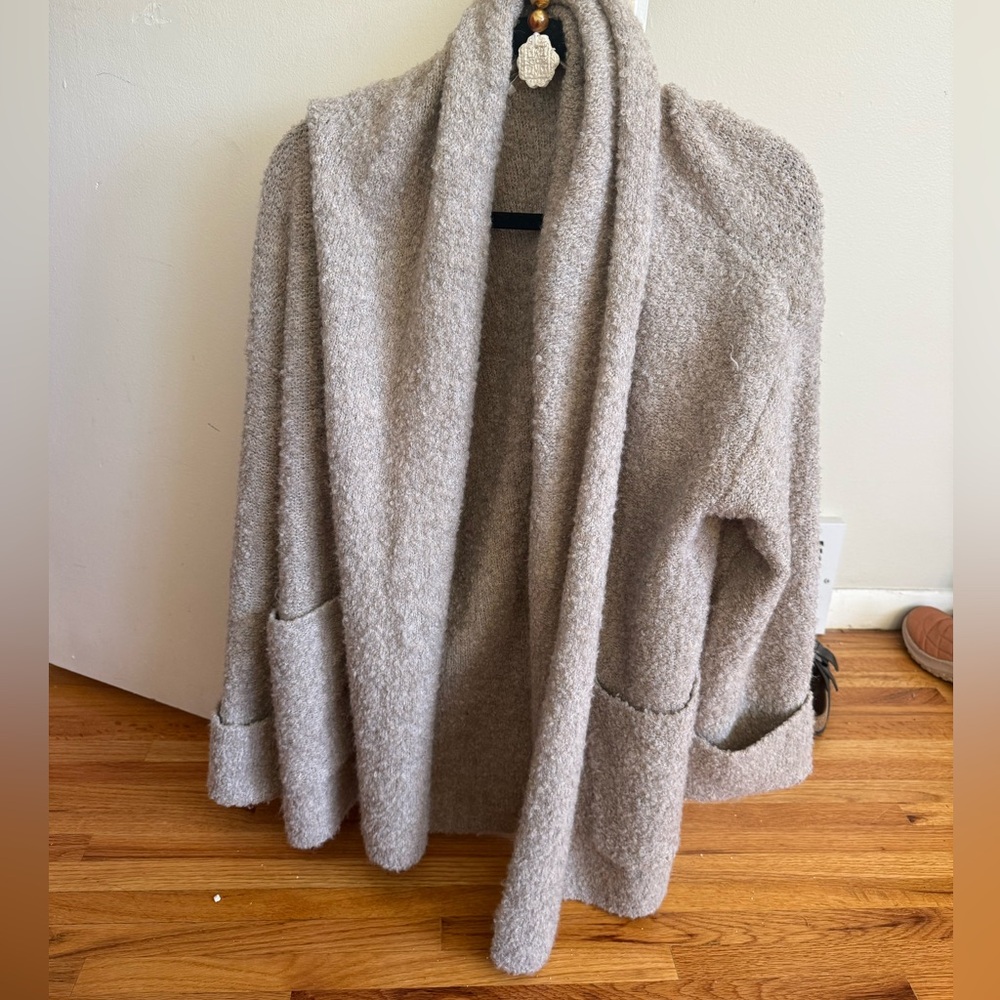 Abercrombie lounge cardigan, soft and fluffy